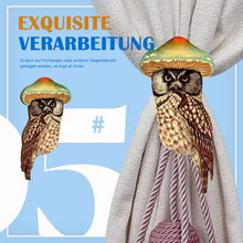 Laden Sie das Bild in den Galerie-Viewer, Handgefertigte Elster-Brosche aus Holz
