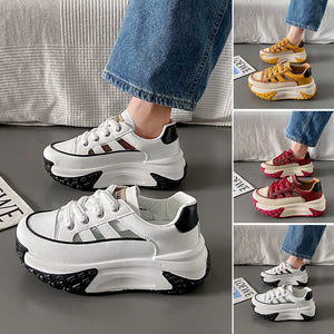 Loafer mit dicken Sohlen und Ausschnitten