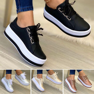 Stilvolle Freizeitschuhe mit dicken Sohlen
