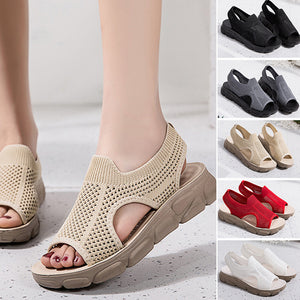 Geflochtene Sommersandalen für Damen
