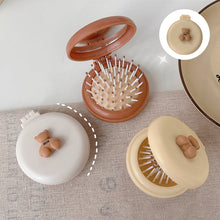 Laden Sie das Bild in den Galerie-Viewer, Entzückender faltbarer Luftkissenkamm mit Cartoon-Motiv