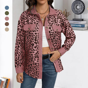 Cordjacke mit Leopardenmuster