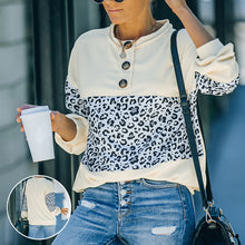 Laden Sie das Bild in den Galerie-Viewer, Langarm-Sweatshirt mit Rundhalsausschnitt und Leopardenmuster