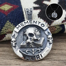 Laden Sie das Bild in den Galerie-Viewer, Halskette mit Schädel-Anhänger