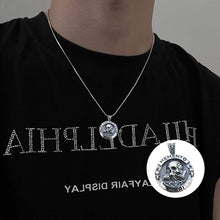 Laden Sie das Bild in den Galerie-Viewer, Halskette mit Schädel-Anhänger