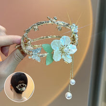 Laden Sie das Bild in den Galerie-Viewer, Schmetterlings-Haarnadel mit Blumenfransen