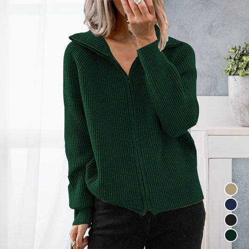 Locker gestrickter Pullover mit Reißverschluss am Revers