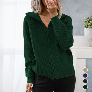 Locker gestrickter Pullover mit Reißverschluss am Revers