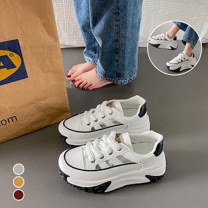 Loafer mit dicken Sohlen und Ausschnitten