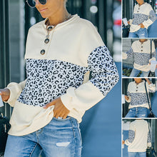 Laden Sie das Bild in den Galerie-Viewer, Langarm-Sweatshirt mit Rundhalsausschnitt und Leopardenmuster