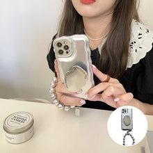 Laden Sie das Bild in den Galerie-Viewer, Matte Luftpolsterhülle für iPhone mit silbernem Kugelarmband