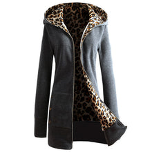Laden Sie das Bild in den Galerie-Viewer, Plüsch-Sweatshirt mit Leopardenprint und Reißverschluss
