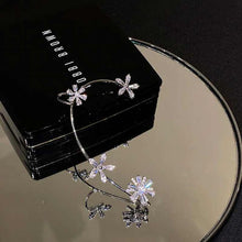 Laden Sie das Bild in den Galerie-Viewer, Rotierende Schneeflocke Ohrringe