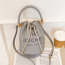 Laden Sie das Bild in den Galerie-Viewer, Modische lässige Handtasche mit Buchstaben