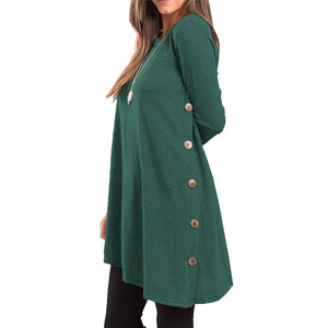 Kleid mit seitlichen Knöpfen