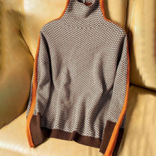 Laden Sie das Bild in den Galerie-Viewer, Rollkragenpullover mit Kontrastärmeln