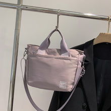Laden Sie das Bild in den Galerie-Viewer, Leichte Schultertasche aus Nylon