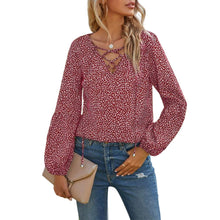 Laden Sie das Bild in den Galerie-Viewer, Lockere Bluse mit Leopardenmuster und V-Ausschnitt