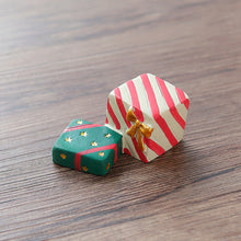 Laden Sie das Bild in den Galerie-Viewer, Harz Kleintier und Puppe Ornament