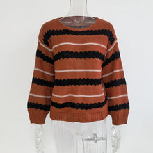 Laden Sie das Bild in den Galerie-Viewer, Gestreifter Strickpullover