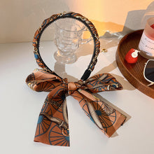Laden Sie das Bild in den Galerie-Viewer, Modisches Elegantes Haarband