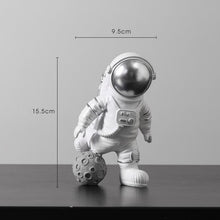 Laden Sie das Bild in den Galerie-Viewer, Niedliche Astronauten-Heimdekoration