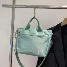 Laden Sie das Bild in den Galerie-Viewer, Leichte Schultertasche aus Nylon