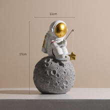Laden Sie das Bild in den Galerie-Viewer, Niedliche Astronauten-Heimdekoration