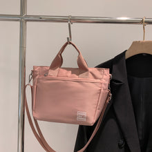 Laden Sie das Bild in den Galerie-Viewer, Leichte Schultertasche aus Nylon