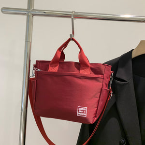 Leichte Schultertasche aus Nylon