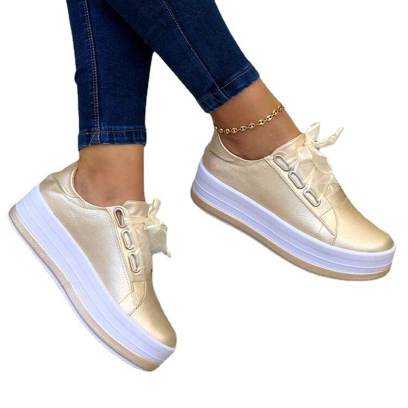 Stilvolle Freizeitschuhe mit dicken Sohlen