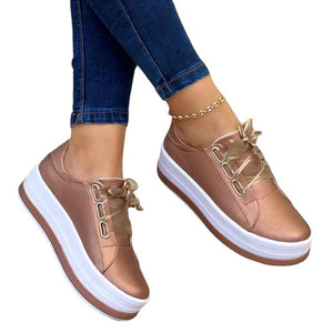 Stilvolle Freizeitschuhe mit dicken Sohlen