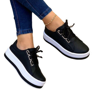 Stilvolle Freizeitschuhe mit dicken Sohlen